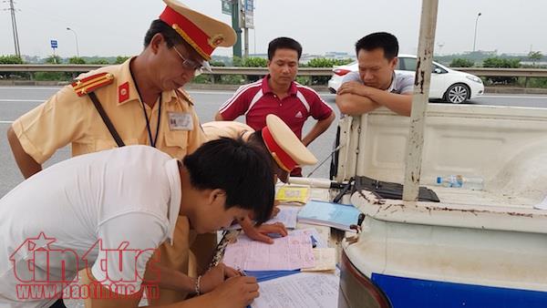 Xử lý người vi phạm giao thông bỏ giấy phép lái xe cách nào? ảnh 1